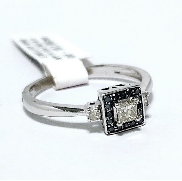 Blue & White Diamonds 10K Gold Princess Ring Certificate - Picture 7 of 15